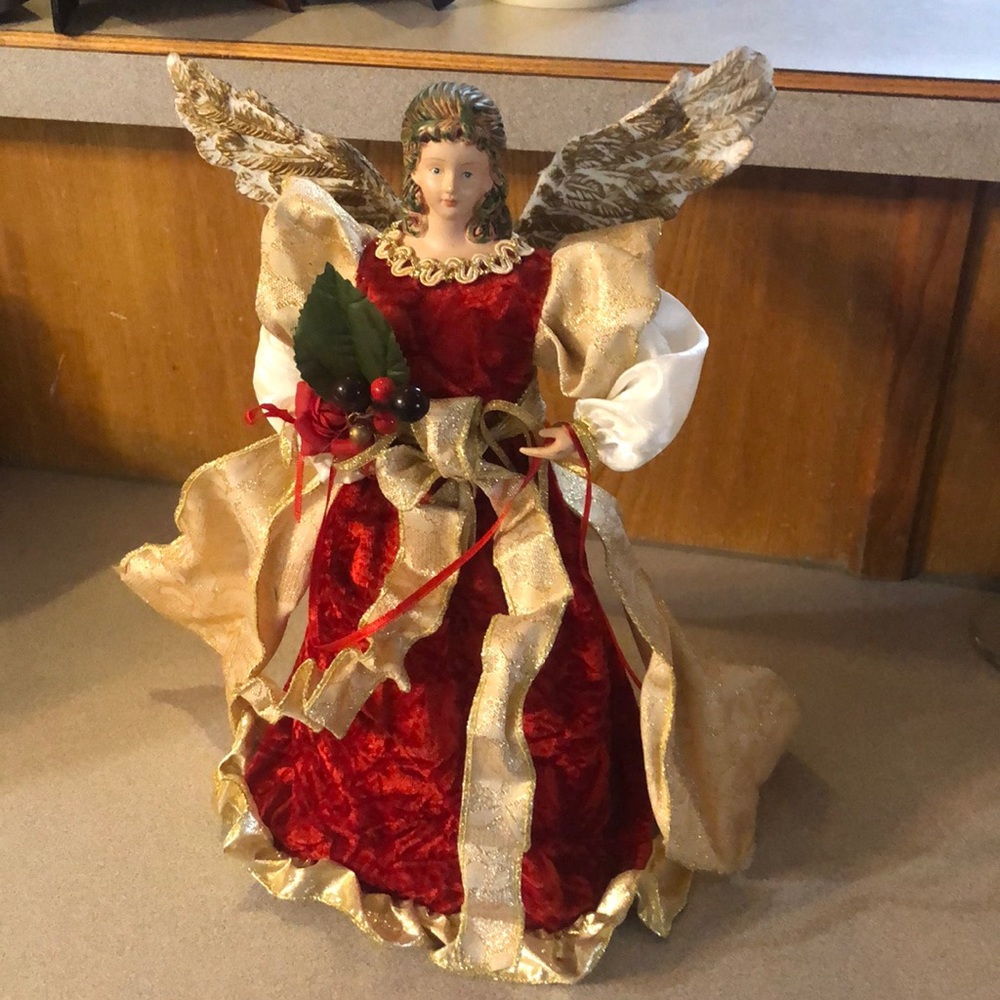 Angel tree topper